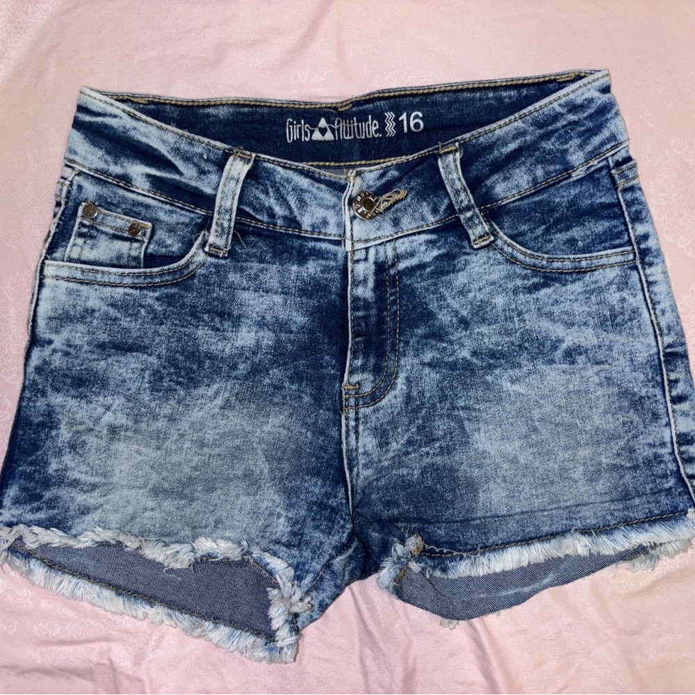 Junior’s denim shorts